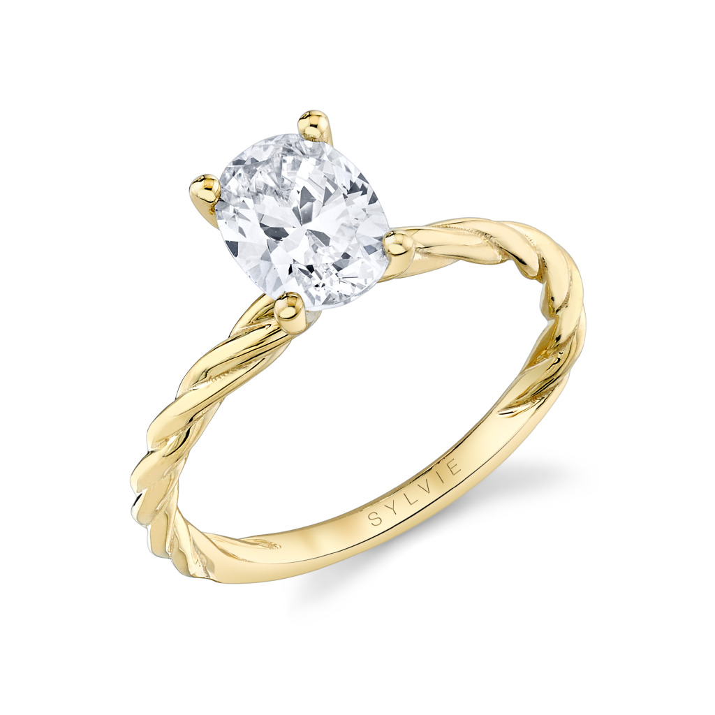 Oval Engagement Ring