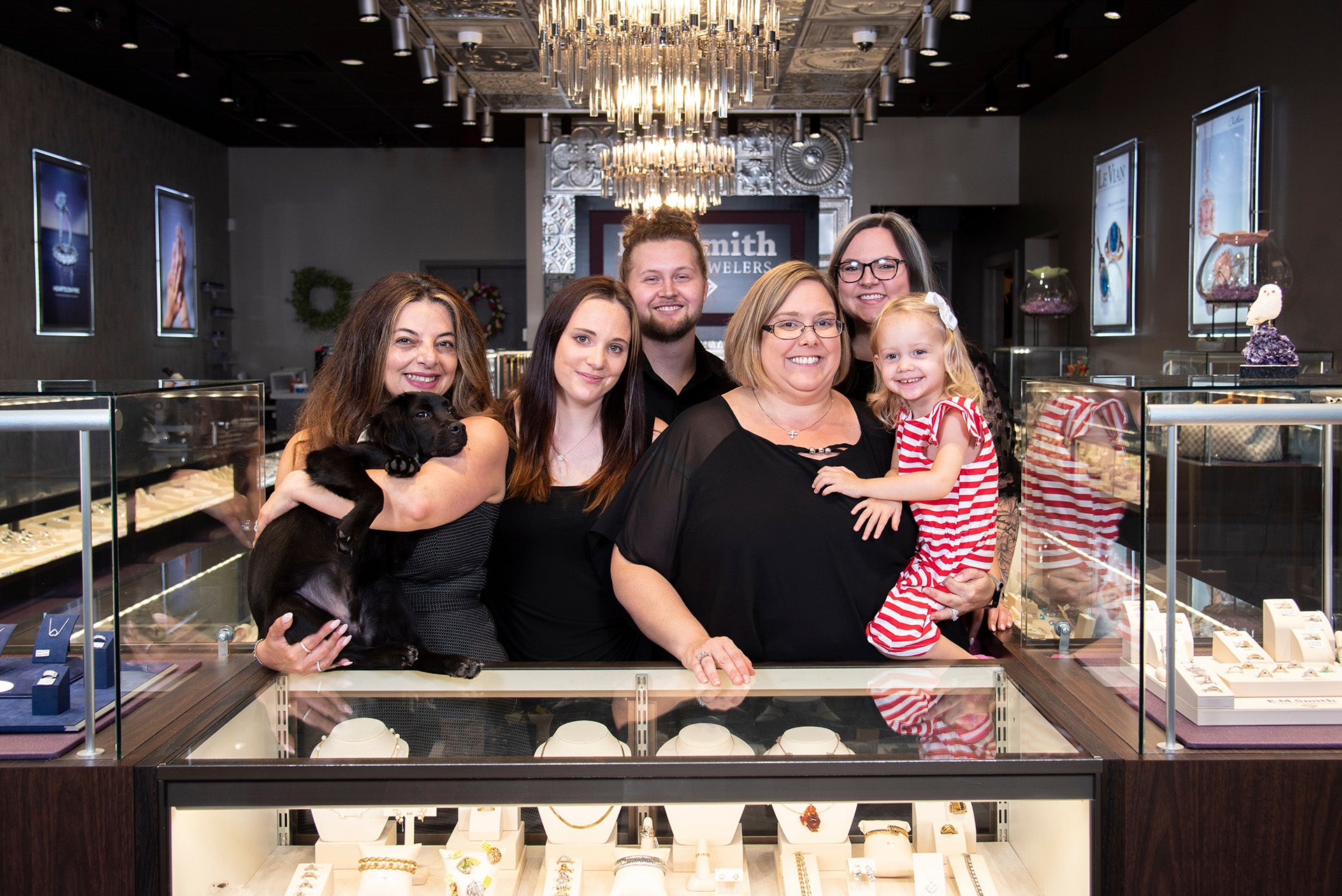 LV LOOPING GM *ALL SALES FINAL* 001-701-00019 Chillicothe, E.M. Smith  Family Jewelers